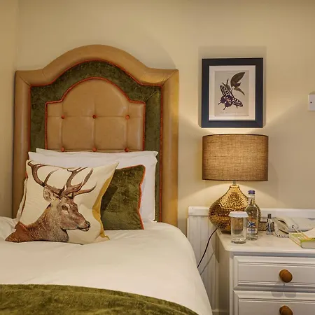 Hotel The Feathers 4*