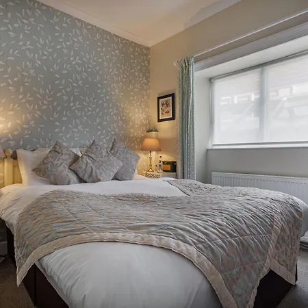 Hotel The Feathers 4*