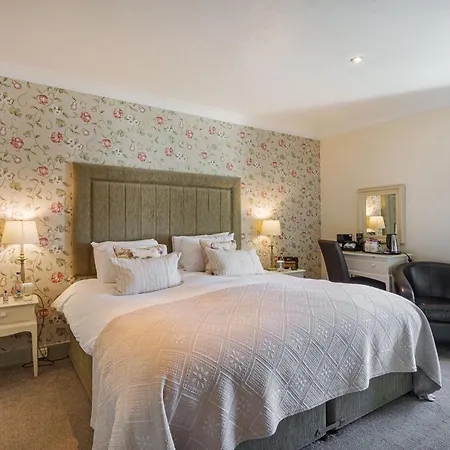 Hotel The Feathers 4*