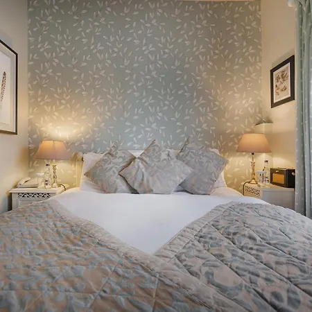 Hotel The Feathers 4*