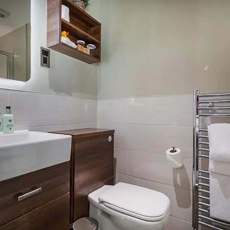 The Feathers Hotel 4*
