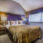 The Feathers Hotel, Helmsley, North Yorkshire - The Coaching Group מלון