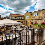 The Feathers Hotel, Helmsley, North Yorkshire - The Coaching Group הלמסלי