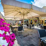 מלון The Feathers Hotel, Helmsley, North Yorkshire - The Coaching Group 4*