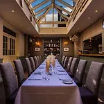 The Feathers Hotel, Helmsley, North Yorkshire - The Coaching Group מלון הלמסלי