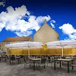 The Feathers Hotel, Helmsley, North Yorkshire - The Coaching Group מלון 4*