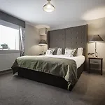 The Feathers Hotel, Helmsley, North Yorkshire - The Coaching Group הלמסלי