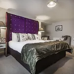 מלון The Feathers Hotel, Helmsley, North Yorkshire - The Coaching Group