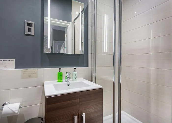 호텔 The Feathers Hotel, Helmsley, North Yorkshire - The Coaching Group 헴슬리